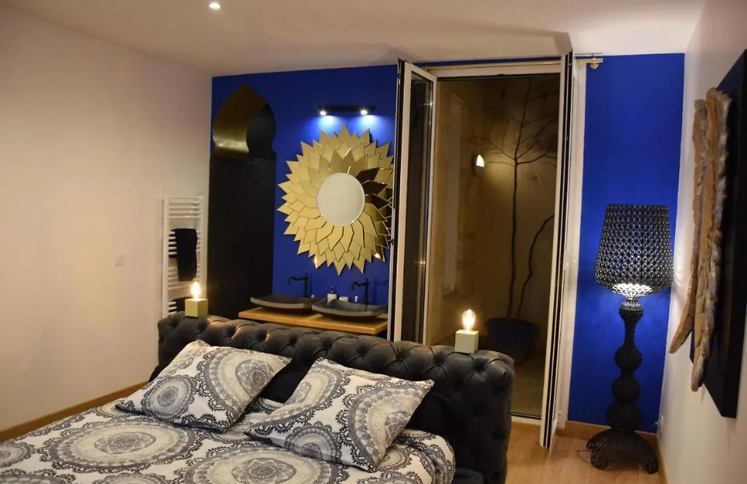 Appartement 2 chambres climatisé triangle d’or-1