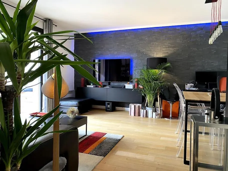 Appartement avec Jacuzzi - Climatisation - Parking-1