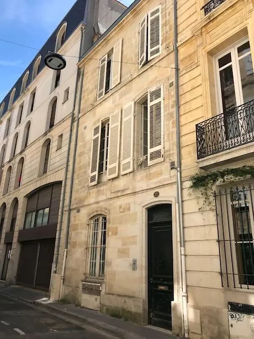 Studio calme au centre de Bordeaux-1