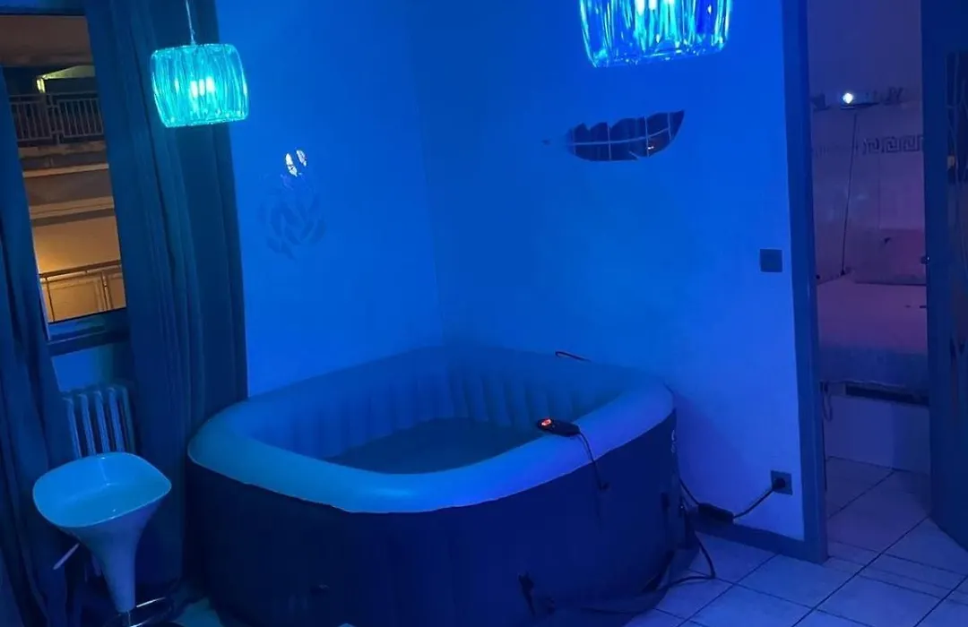 Jacuzzi Au Coeur De Bordeaux-1