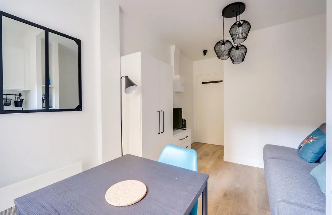 Lovely Studio In Chartrons With Terrace-1