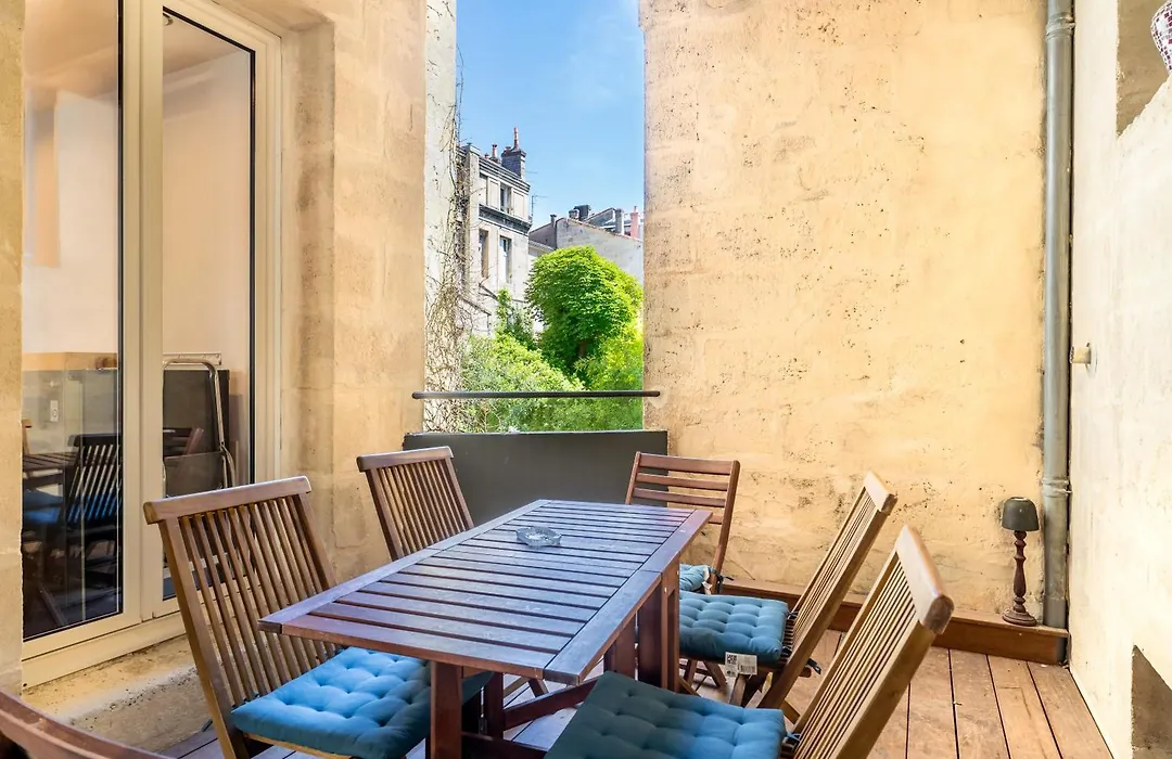 Appartement aux Portes du Jardin Public-1