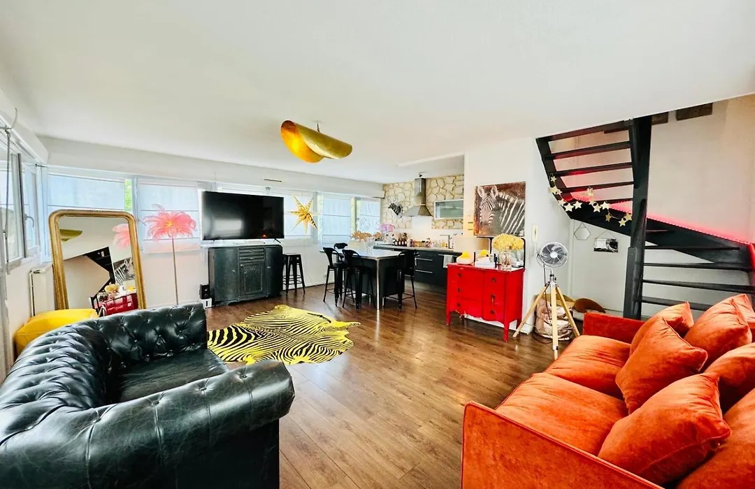Loft atypique 130 m2 Clim patio couvert et terrasse pkg gratuit tram à 5mn à pied un accès direct au centre-ville-1