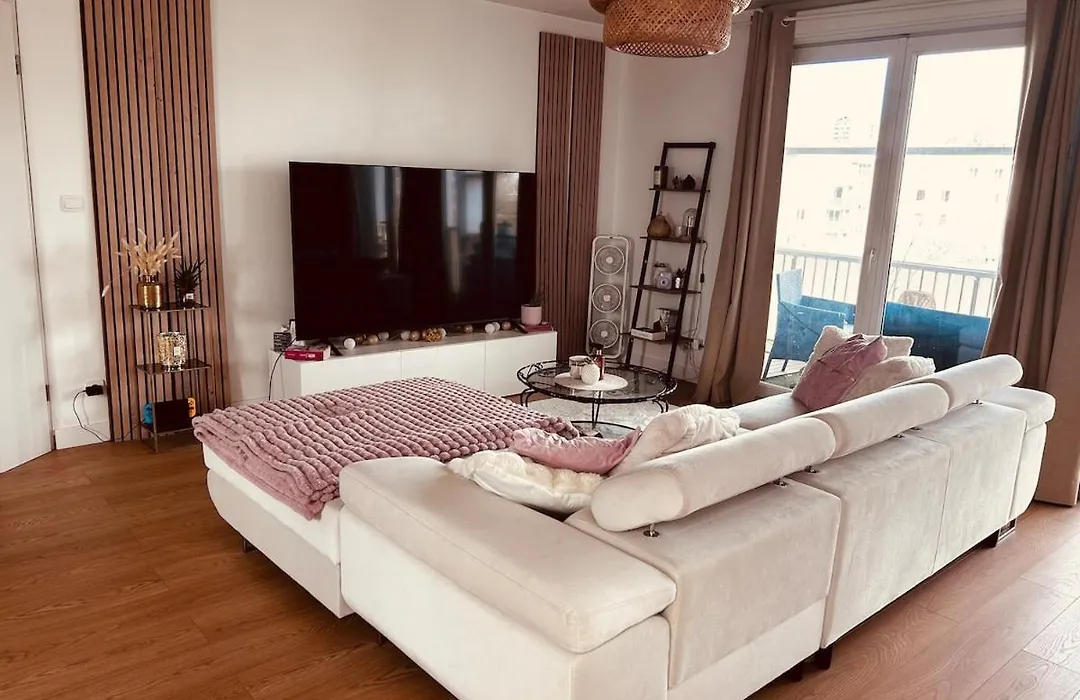 Appartement T3 avec grand balcon-1