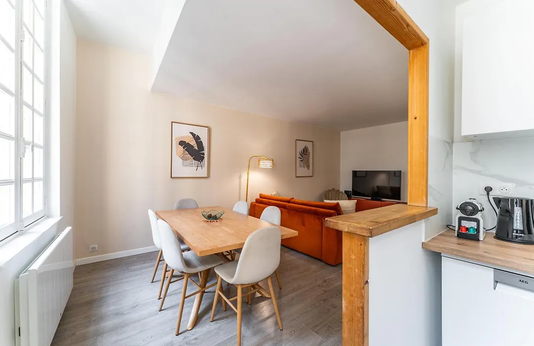 Appartement 2 chambres en Hyper Centre avec balcon-1