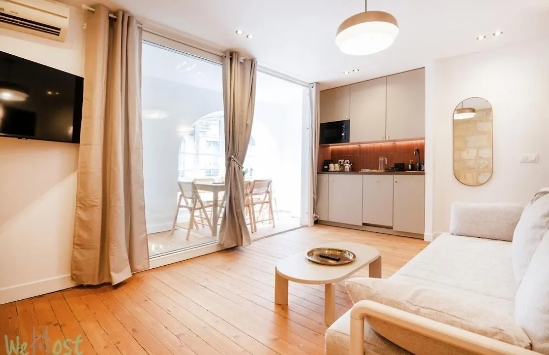 Sublime 2-Bedroom Apartment - Historical Center-1