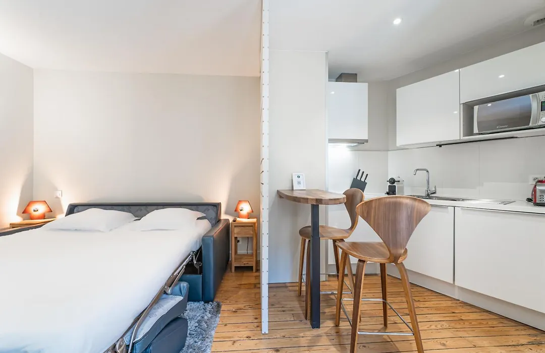Magnifique et lumineux T3 de charme aux Quinconces idéal pour 4 personnes-1