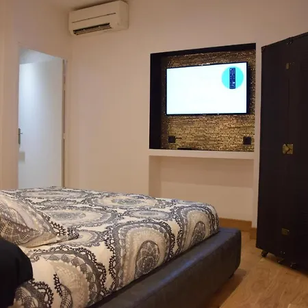 Appartement 2 chambres climatisé triangle d’or-2