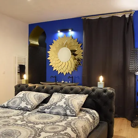 Appartement 2 chambres climatisé triangle d’or-3