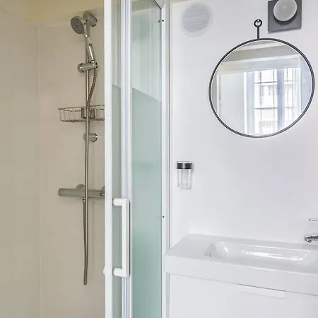 Lavie Maison Bordeaux Bliss Studio-3