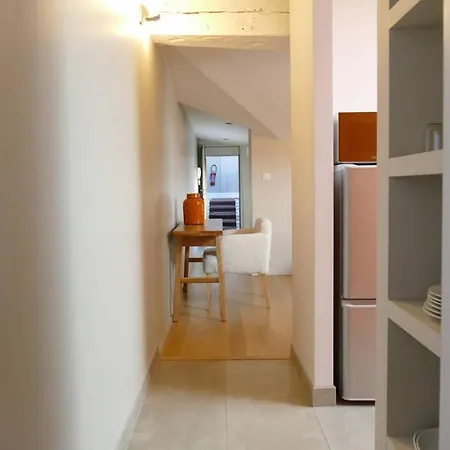 Spacieux Studios quartier Jardin Public-2