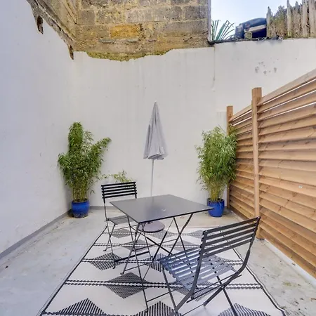 Lovely Studio In Chartrons With Terrace-3