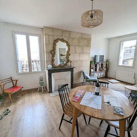 Lumineux appartement sous les toits à Pey Berland-3