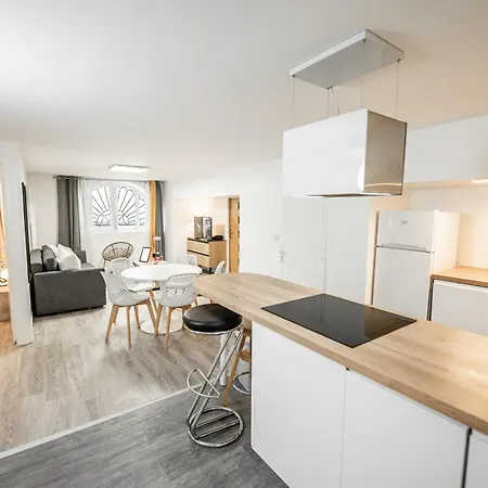Bel appartement rénové - Place du Palais avec Parking-3