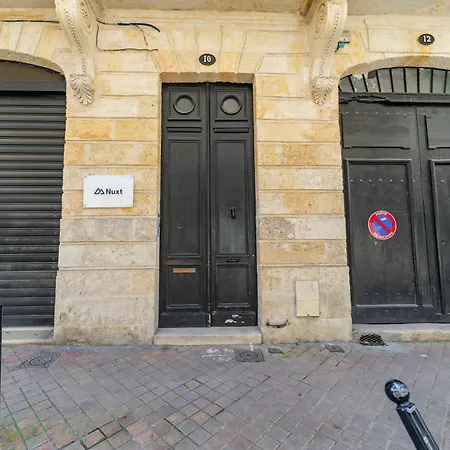 Magnifique Appartement avec climatisation en Hyper Centre de Bordeaux-3