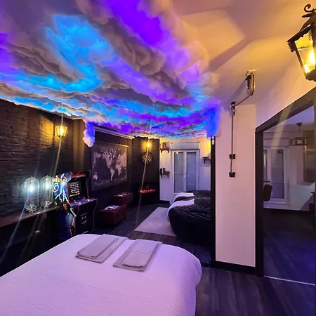 Apartment Cinema, Jacuzzi, Borne Arcade-2