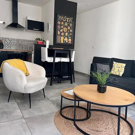 Appartement Cosy Avec Balcon, Centre Historique-3