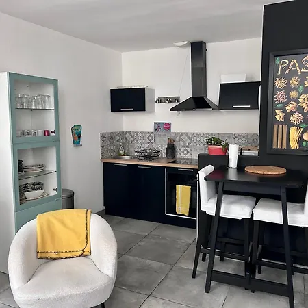 Appartement Cosy Avec Balcon, Centre Historique-2
