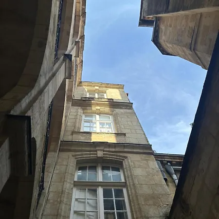 L'ARCADE SECRETE Appartement climatisé, Jacuzzi, Borne d'arcade Bordeaux centre-2