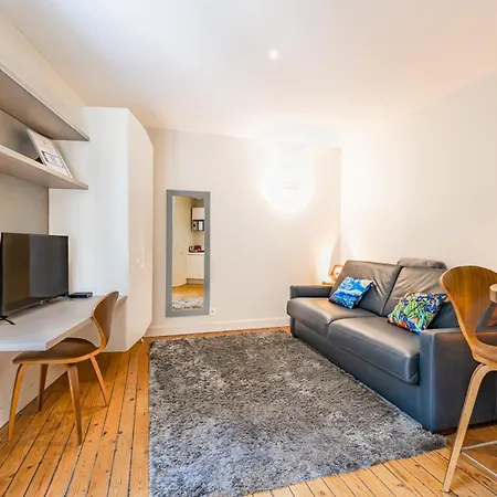 Magnifique et lumineux T3 de charme aux Quinconces idéal pour 4 personnes-3