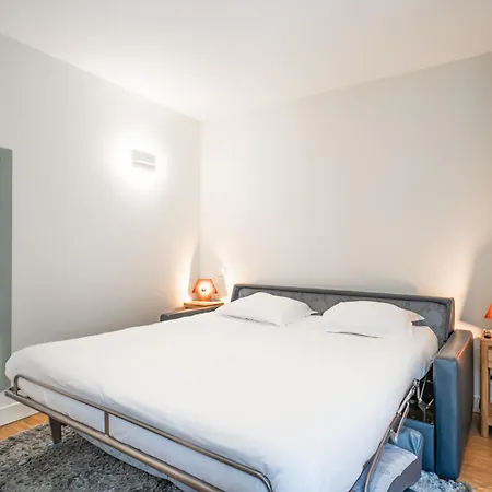 Magnifique et lumineux T3 de charme aux Quinconces idéal pour 4 personnes-2