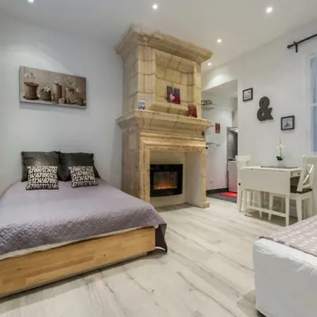 Appart Cozy / Quartier St Pierre-3