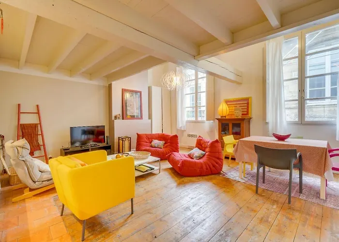 Observance 2 Bedroom Duplex Apartment Bordeaux