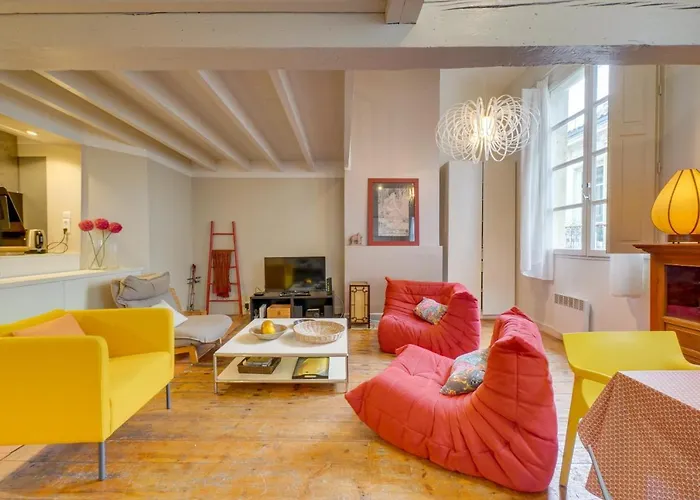 Observance 2 Bedroom Duplex Apartment Bordeaux