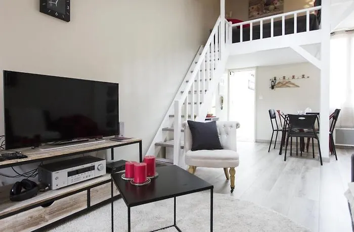 Spacious 2-Bedroom Family Duplex With Free Parking And Netflix Bordeaux