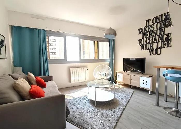 Studio Of 27M In Downtown Bordeaux