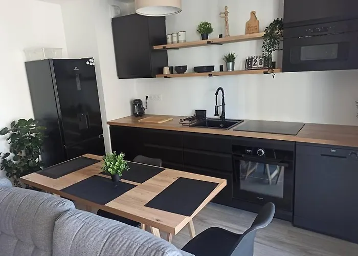 Centre ville, Parking, transport en commun au pied de l'immeuble Bordeaux