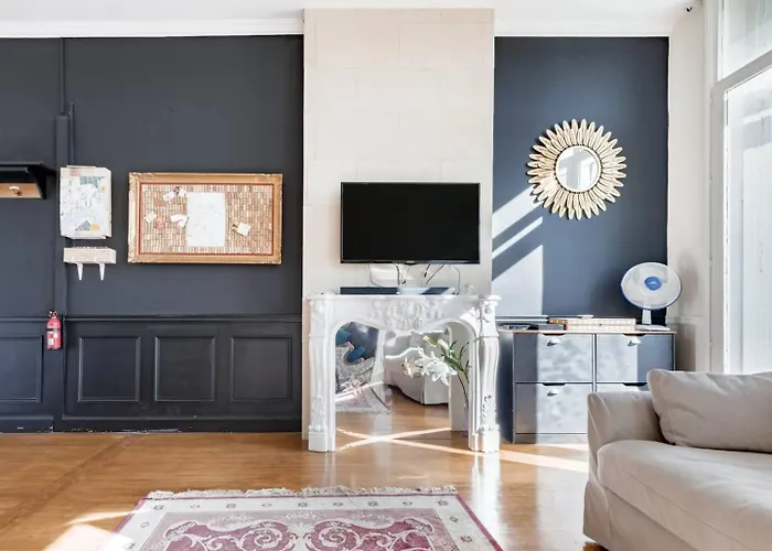 Elegant apartment in Bordeaux at Les Chartrons