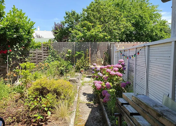 Chambre privée chez l'habitant en colocation dans agréable maison avec jardin - A private room in a shared house with garden Bordeaux