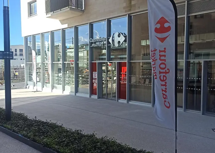 Centre ville, Parking, transport en commun au pied de l'immeuble Bordeaux