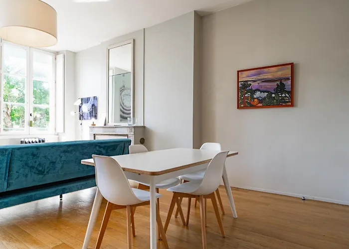Appartement T3 de Prestige proche du Jardin Public de Bordeaux