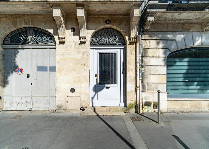 Appartement T3 de Prestige proche du Jardin Public de Bordeaux