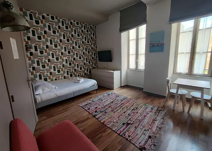 Appartement 1er étage sur cour aux Chartrons Bordeaux