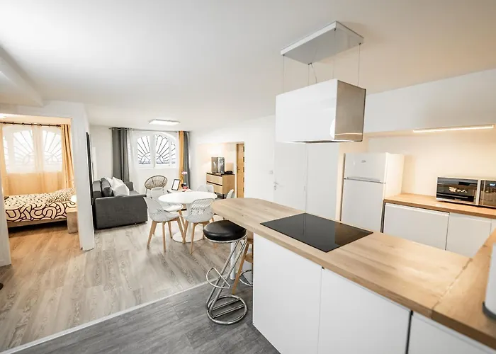 Bel appartement rénové - Place du Palais avec Parking Bordeaux