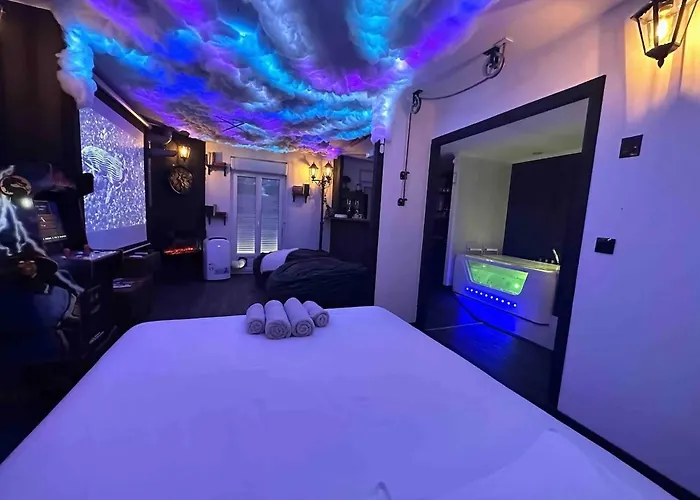 Apartment Cinema, Jacuzzi, Borne Arcade Bordeaux