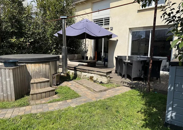 Du calme en pleine ville Jacuzzi Bordeaux