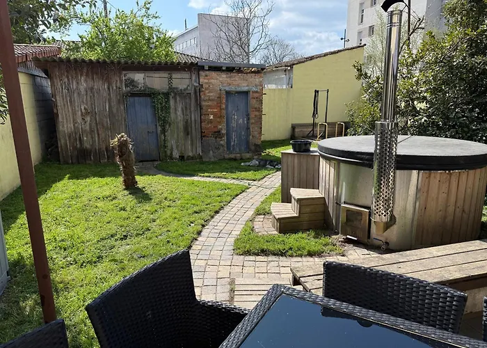 Du calme en pleine ville Jacuzzi Bordeaux