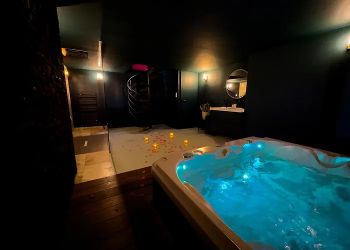 Mieuxqualhotel jacuzzi privatif Le carré Bordeaux