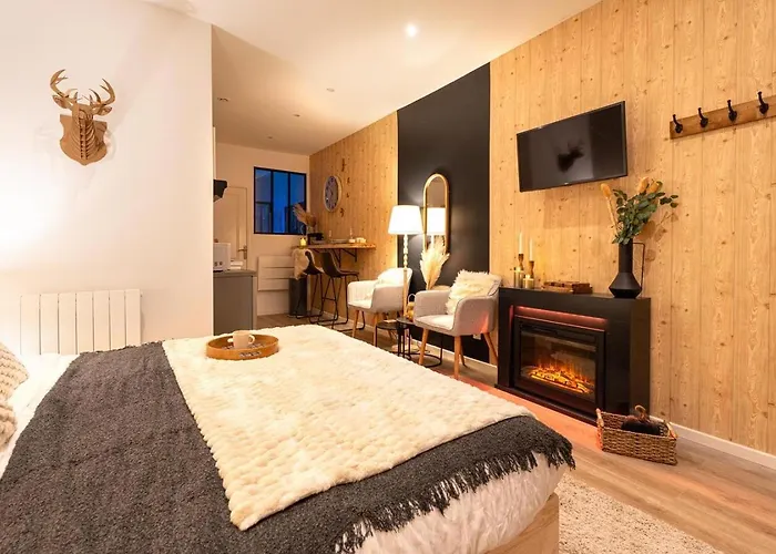Le Nid Douillet, Center, Jacuzzi, Sensory Shower Bordeaux