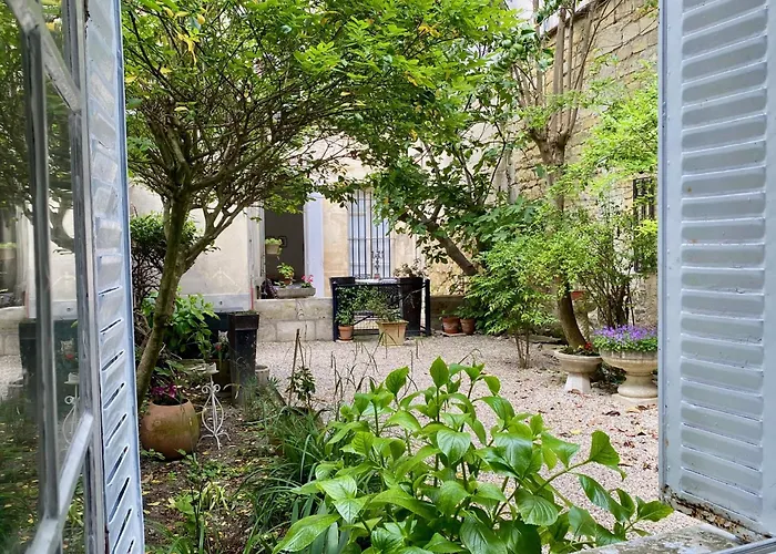 Appartement Dépendance calme avec jardin au coeur de Bordeaux