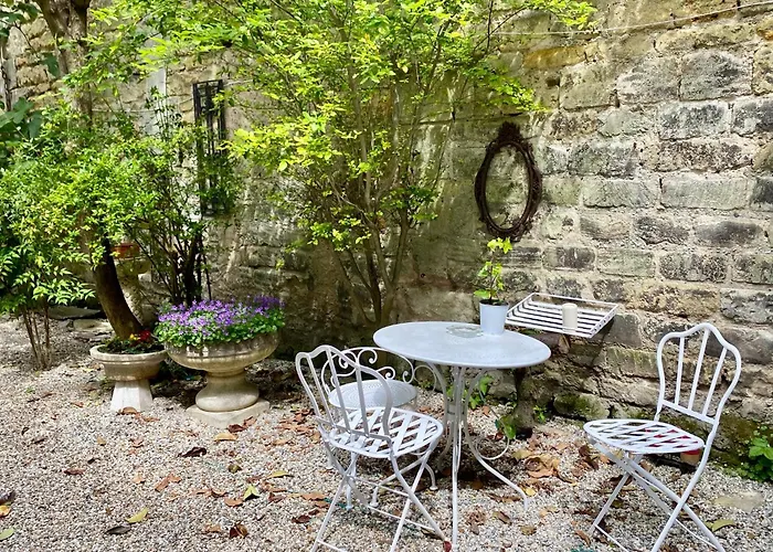 Appartement Dépendance calme avec jardin au coeur de Bordeaux
