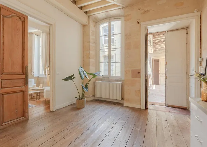 Le Nid des Chartrons - Suite privée élégante au cœur de Bordeaux