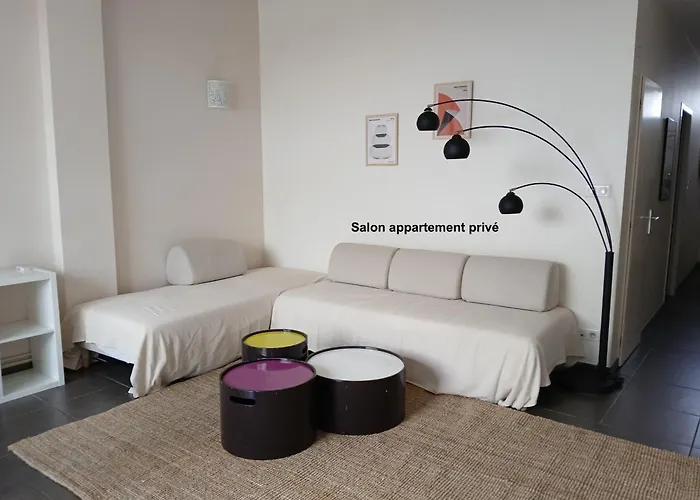 Bordeaux centre, Appartement privatif et chambres privées, piscine, parking