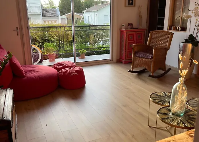 Chambre calme&lumineuse avec balcon Cauderan Bordeaux