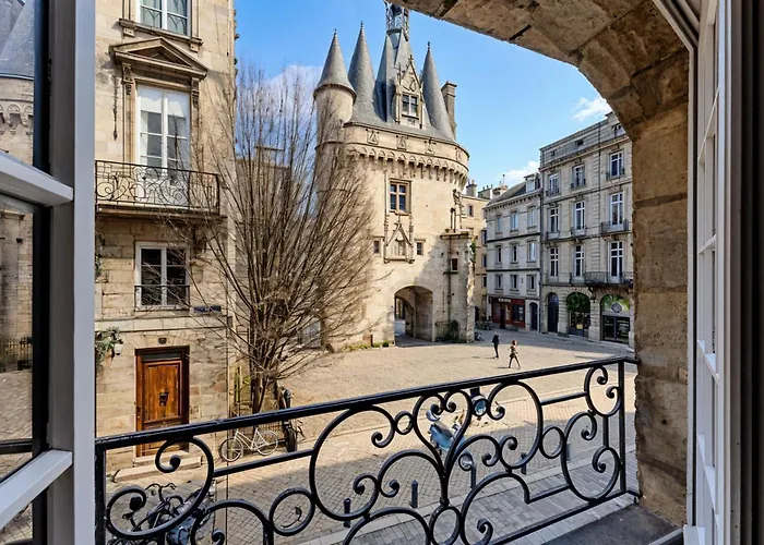 Place du Palais Bordeaux