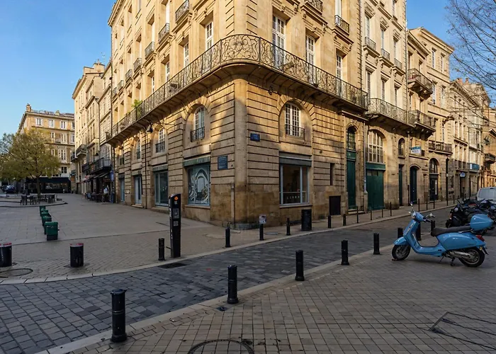 Place du Palais Bordeaux